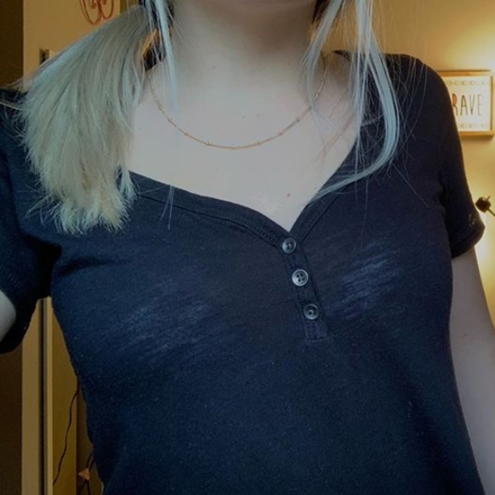 black tee